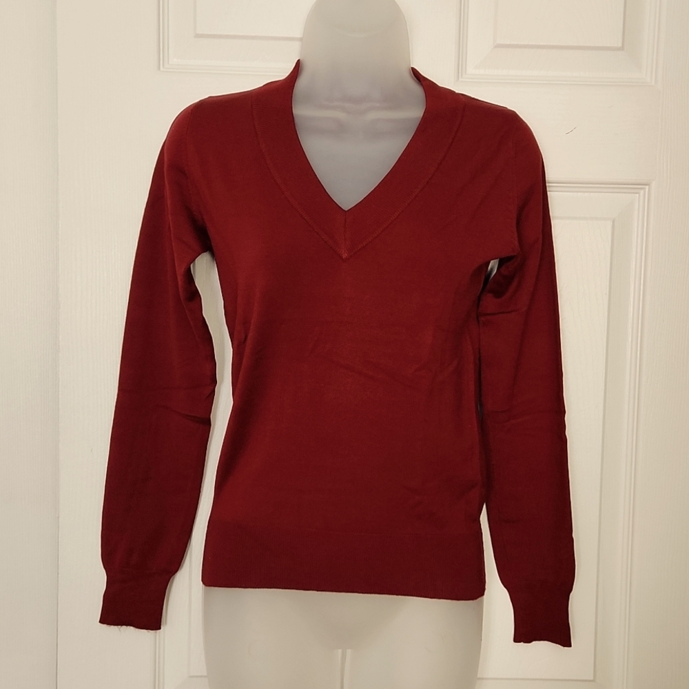 Banana Republic Stretch. Vintage Lightweight Silk-blend Knit V-Neck Top, Small